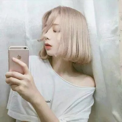 绿衣女子